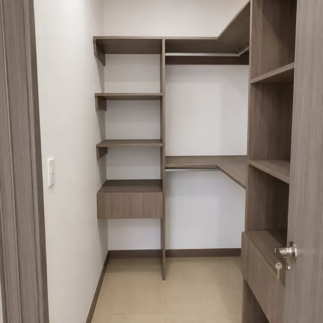 Casa Tipo Townhouse en Venta en Condominio Privado, Escazú