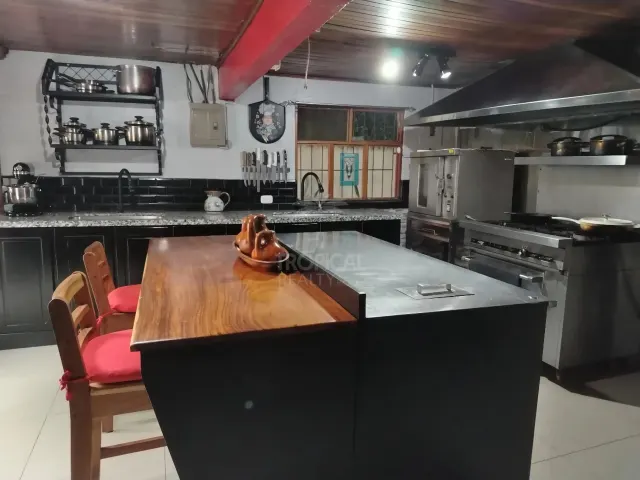 Propiedad con 2 Casas y Vistas a las Montañas – Excelente Potencial para Airbnb, Hospedaje o Retiro Vacacional