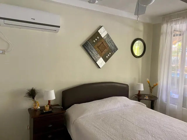 Casa frente a playa con piscina propia Tivives