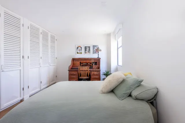 Apartamento de Lujo en Venta en Rohrmoser – Balcón Envolvente y Vista al Parque