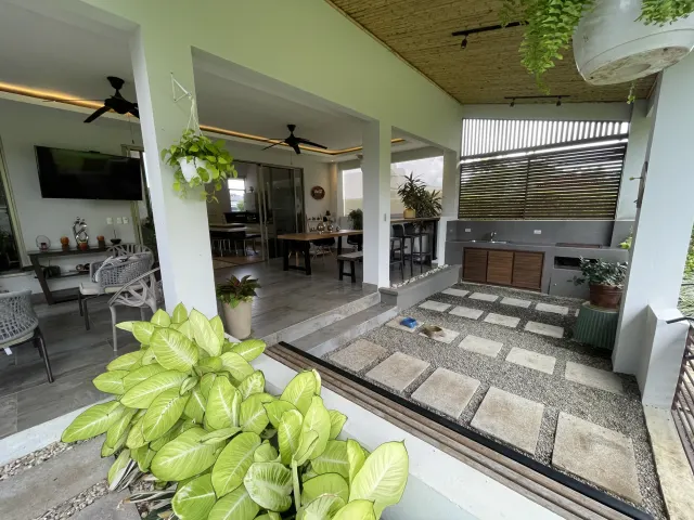 Hermosa Casa en Venta en Condominio - Hacienda Los Reyes