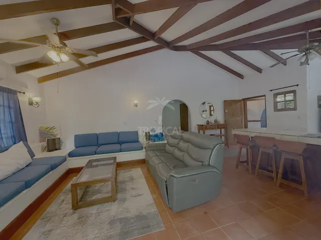 Casa Rústica Frente al Mar en Alquiler en Playa Grande, Guanacaste | Con Acceso Directo a la Playa
