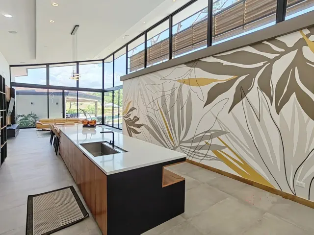 Casa de Playa de Lujo en Venta en Reserva Conchal, Guanacaste – 4 Habitaciones, Piscina, Jacuzzi y Vista al Campo de Golf