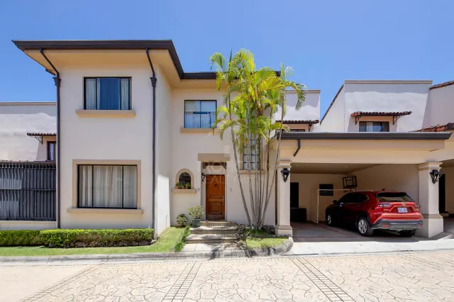 Casa Familiar Moderna en Condominio Privado – Jaboncillos, Escazú