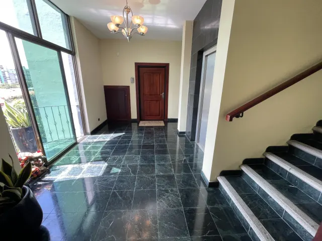 Elegante apartamento en venta Escazu Trejos Montealegre