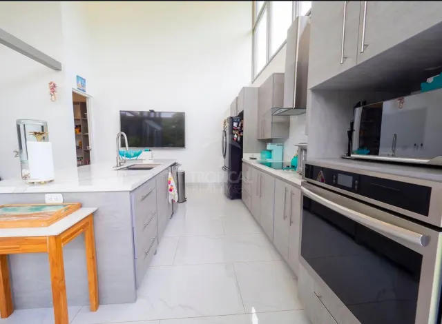 Casa de Lujo de Una Planta en Venta Playa Hermosa, Mistico