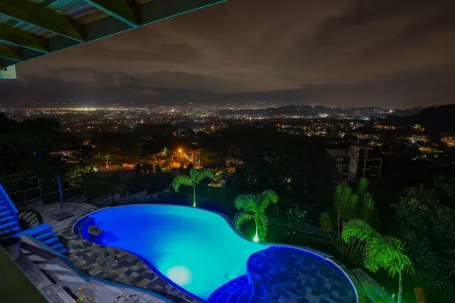 Piedades, Santa Ana, house for rent or sale, with pool