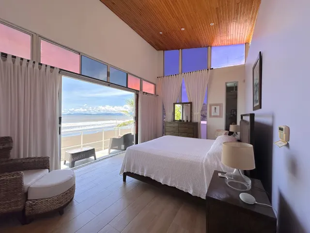 Villa de Lujo Frente al Mar en Alquiler en Playa Tivives, Costa Rica