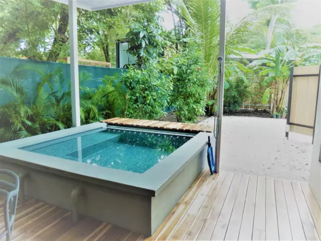 En Venta: Propiedad de Inversión Llave en Mano con 6 Lodges en Surfside Potrero