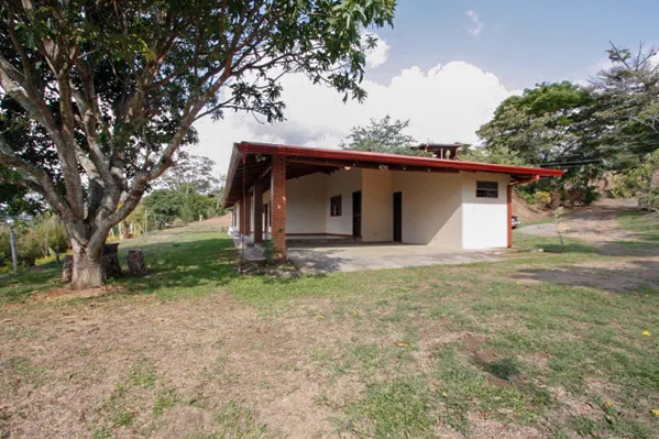 Casa en venta Santa Ana Piedades 2650m2
