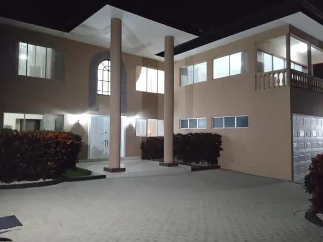 Casa en venta Ciudad Colon con piscina