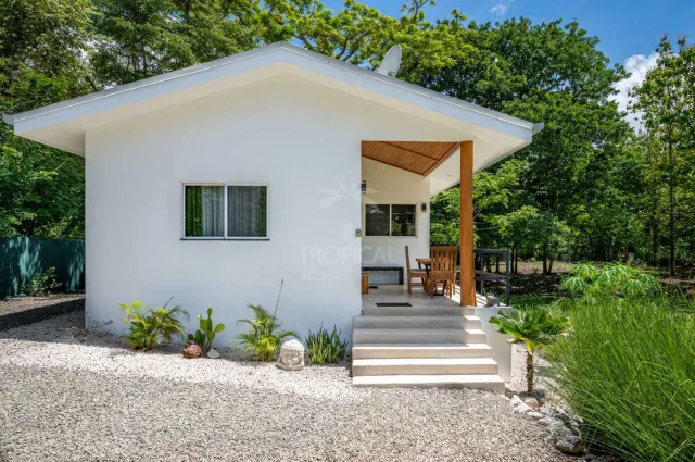 Villas Oasis – Propiedad Multifamiliar con Potencial de Inversión Cerca de Tamarindo