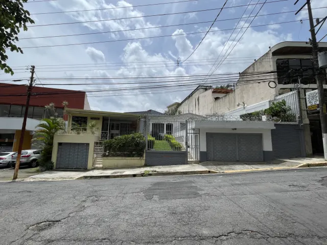 Propiedad de uso mixto Pitahaya Paseo Colon 1002m2