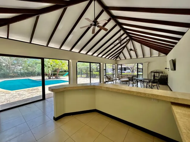 Encantadora Casa en Condominio en Lindora, Santa Ana