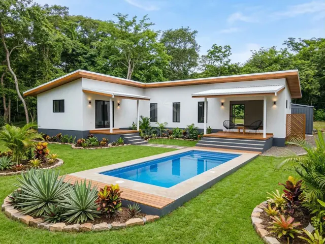 Casa Moderna en Venta en Black Stallion Eco Ranch – Piscina Privada y Lifestyle Natural Cerca de Tamarindo
