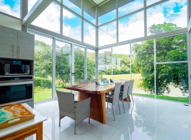 Casa de Lujo de Una Planta en Venta Playa Hermosa, Mistico