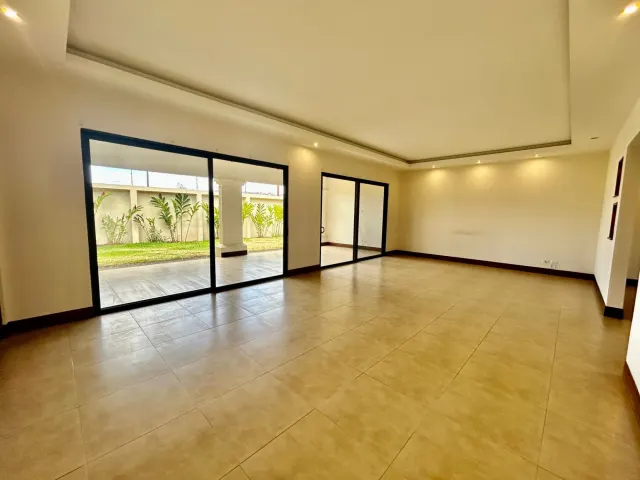 Encantadora Casa en Condominio en Lindora, Santa Ana