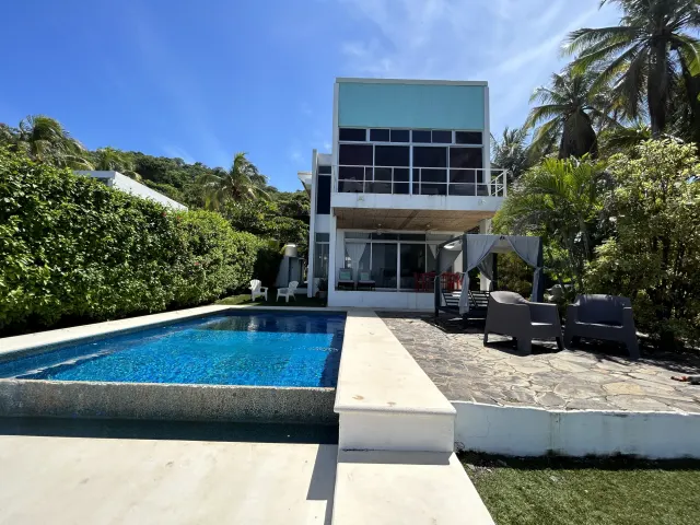 Villa de Lujo Frente al Mar en Alquiler en Playa Tivives, Costa Rica