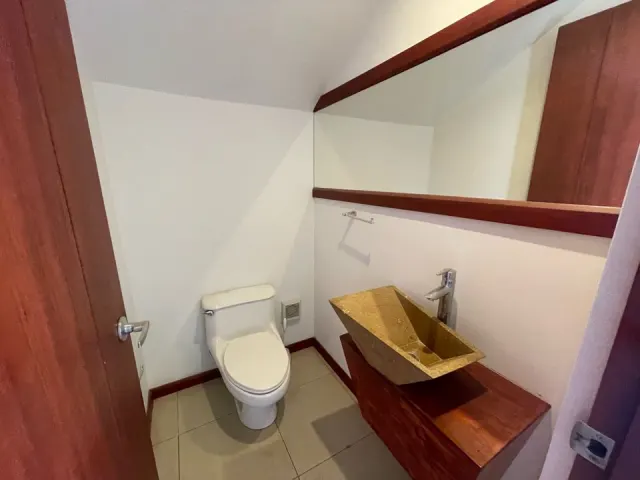 Casa moderna en condominio Ciudad Colon con vistas