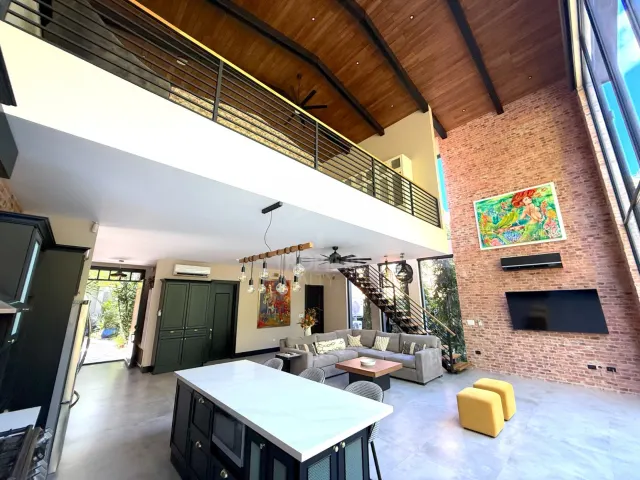 Casa Moderna de Lujo en Venta Cerca de la Playa Vendida