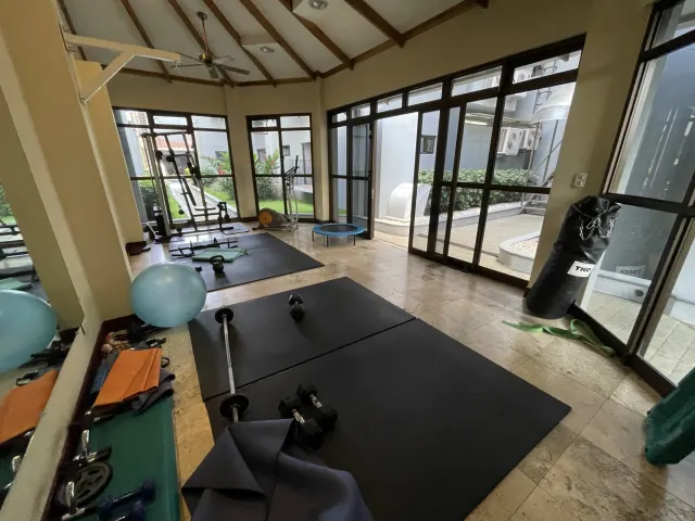 Elegante apartamento en venta Escazu Trejos Montealegre