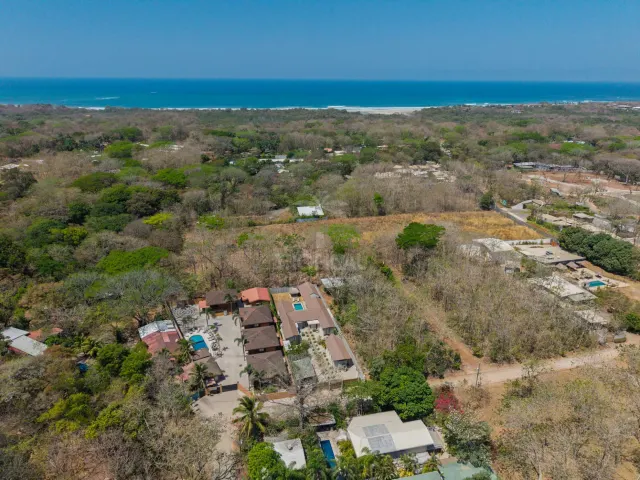 Exclusiva Propiedad de Inversión en Playa Avellanas con 4 Villas Independientes y Alto Potencial Vacacional