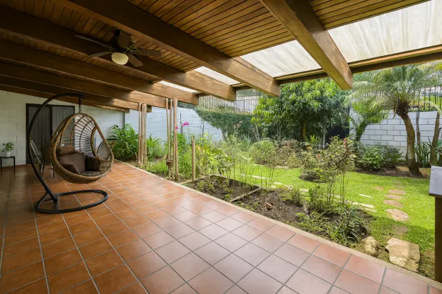 Casa de Una Planta en Venta – Los Laureles, Escazú | Ubicación Privilegiada, Vistas Panorámicas
