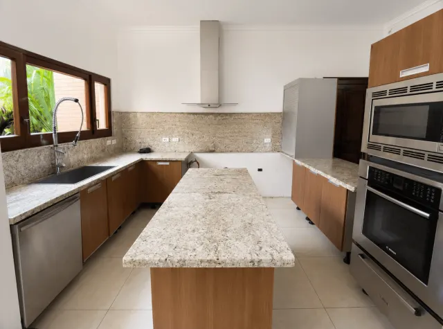 Villa Madeiras – Exclusiva Residencia de Lujo en Condominio Monterán