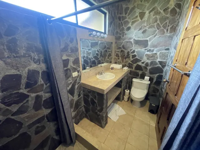Exclusiva Propiedad con Potencial de Inversión en el Corazón de Jaco Beach