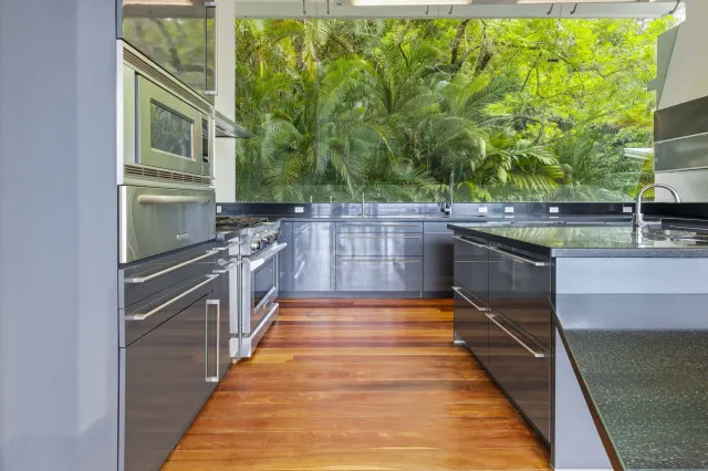 Residencia Contemporánea de Lujo en Venta en Piedades de Santa Ana con Vistas Espectaculares al Valle