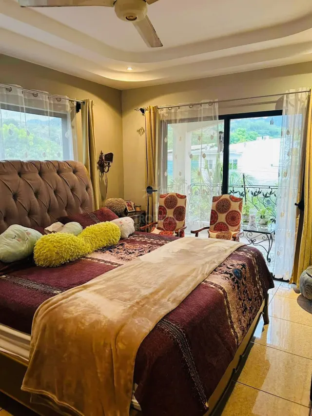 Casa en Venta en Jacó Beach con Piscina y Jacuzzi Privado