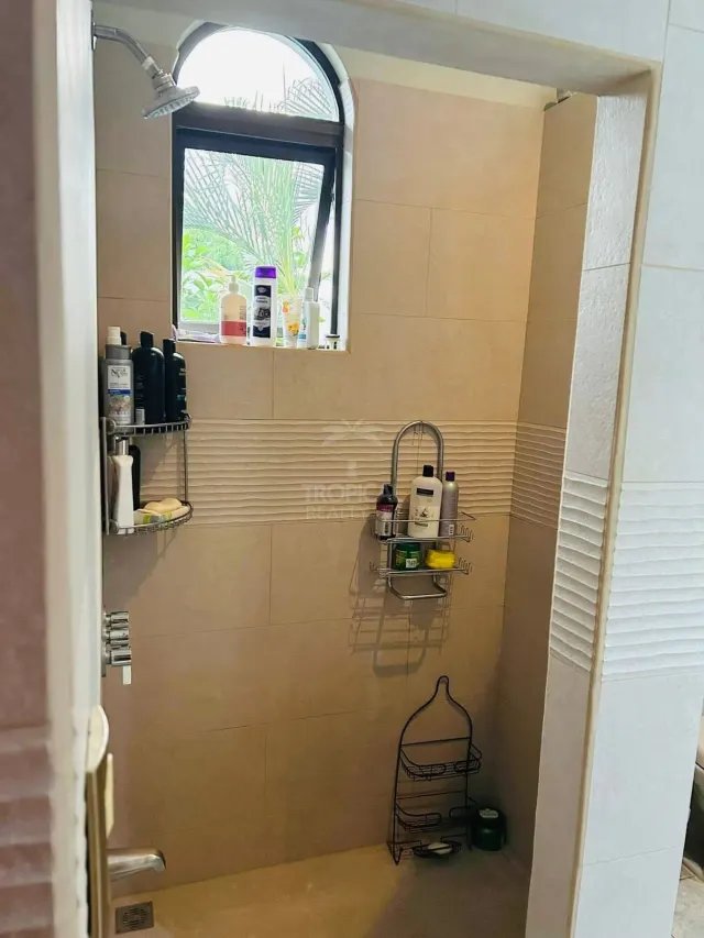 Casa en Venta en Jacó Beach con Piscina y Jacuzzi Privado