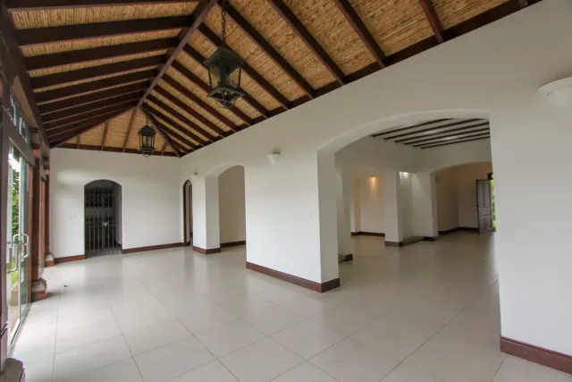 Casa en venta alquiler Bosques de Lindora, Santa Ana