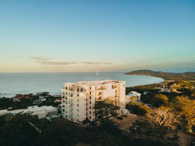 Apartamento de 3 Habitaciones con Vista al Mar en Residencia La Vista – Tamarindo