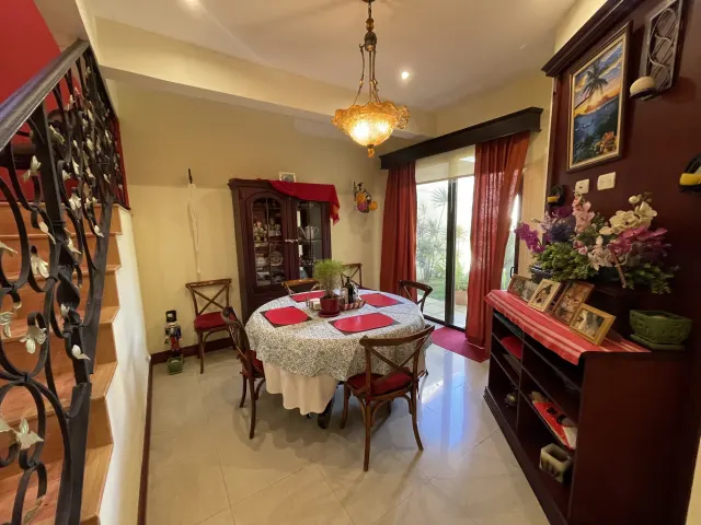 Bosques de Doña Rosa, casas