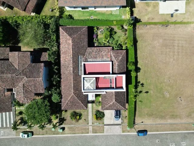 Los Reyes La Guácima casa de una planta en venta o alquiler
