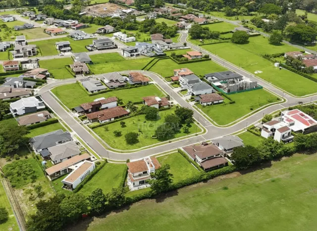 Hacienda Los Reyes Terreno de lujo con vistas y amenidades premium – Condominio privado