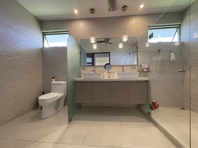 Hermosa Casa en Venta en Condominio - Hacienda Los Reyes