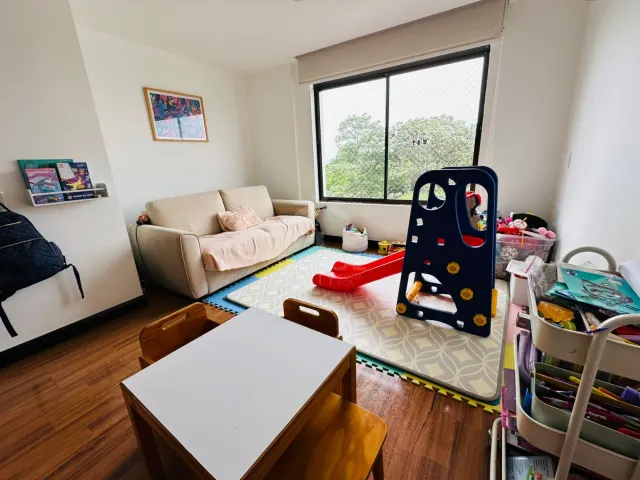 Penthouse de 1 Planta en Avalon Country, Santa Ana – $240,000