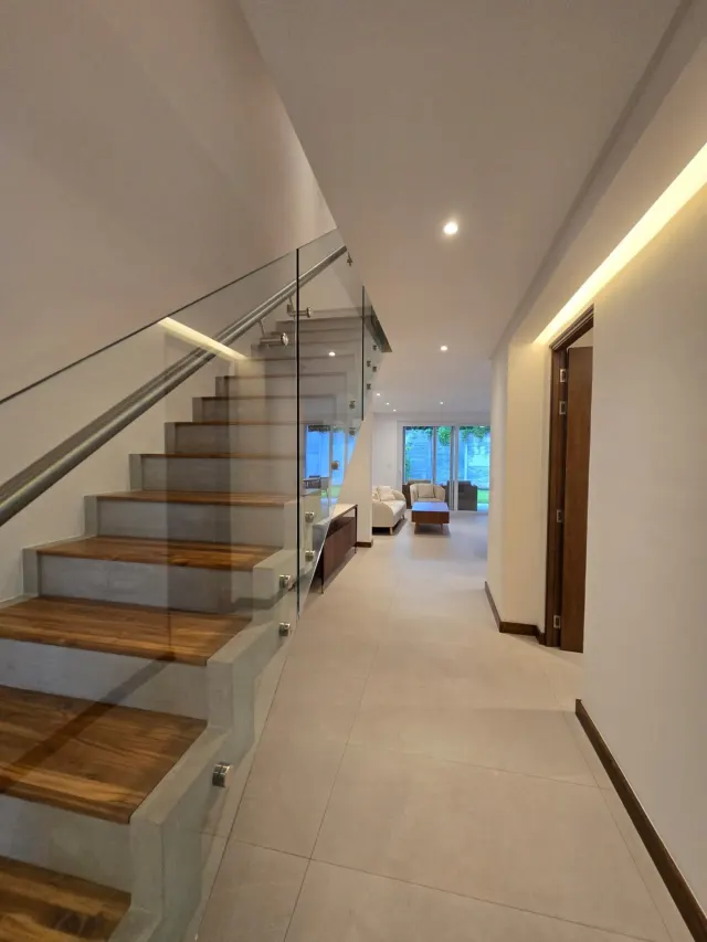 Casa en Alquiler en Elements Lindora – Moderna, Amueblada y Espaciosa