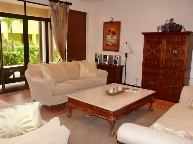 Villa de Lujo Frente al Mar en Playa Hermosa, Jacó – $875,000 USD