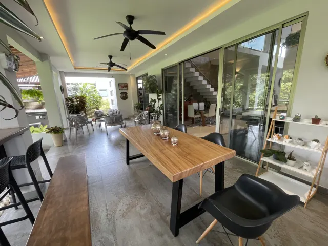 Hermosa Casa en Venta en Condominio - Hacienda Los Reyes