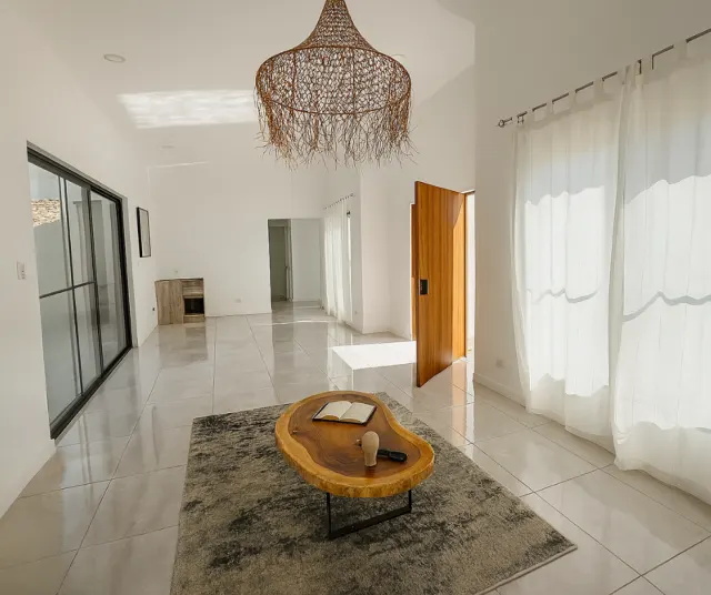 Casa Moderna en Venta Cerca de Playa Conchal, Flamingo y Playa Grande | Santa Cruz, Guanacaste – $235,000