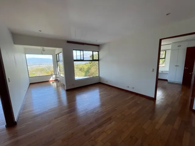 Casa moderna en condominio Ciudad Colon con vistas
