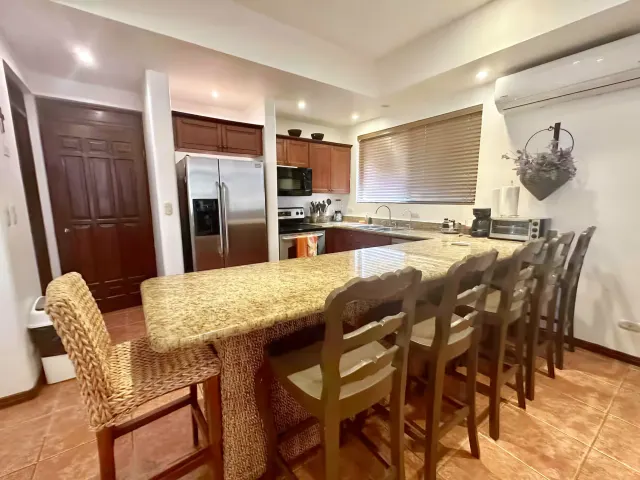 Villa de Lujo Frente al Mar en Playa Hermosa, Jacó – $875,000 USD