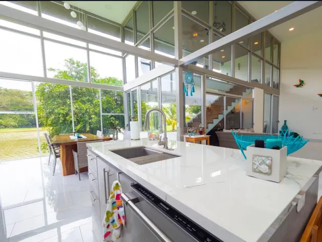 Casa de Lujo de Una Planta en Venta Playa Hermosa, Mistico