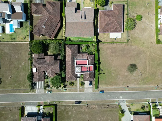 Los Reyes La Guácima casa de una planta en venta o alquiler