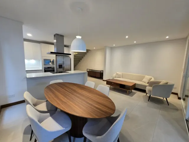 Casa en Alquiler en Elements Lindora – Moderna, Amueblada y Espaciosa
