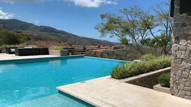 Casa en Venta en Lomas del Valle, Alto de Las Palomas – 3 Habitaciones con Amenidades de Lujo