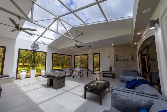 Lujosa casa colonial en venta en la exclusiva comunidad Monteran, Curridabat